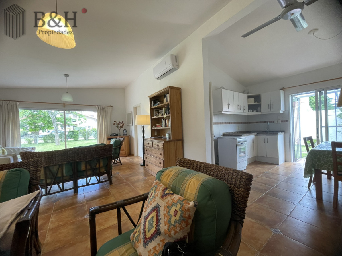 Casa ID.6979 - Descubra el privilegio de vivir en una de la ubicaciones  más codiciadas y buscadas de Punta del Este.