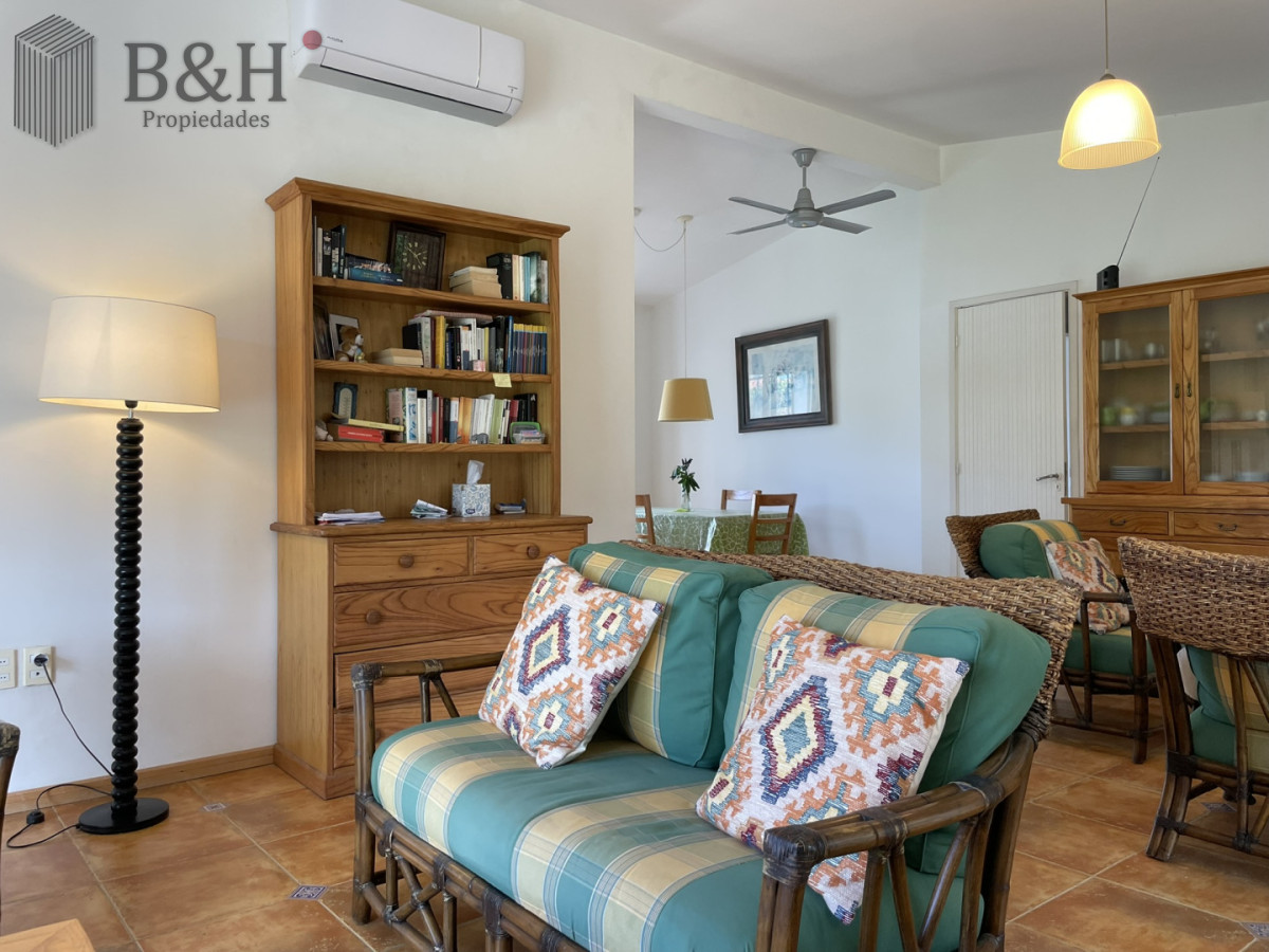 Casa ID.6979 - Descubra el privilegio de vivir en una de la ubicaciones  más codiciadas y buscadas de Punta del Este.