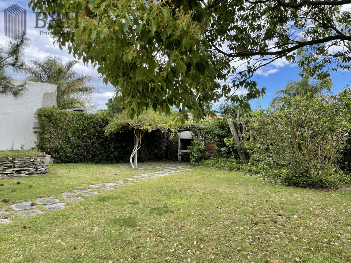 Casa ID.6979 - Descubra el privilegio de vivir en una de la ubicaciones  más codiciadas y buscadas de Punta del Este.