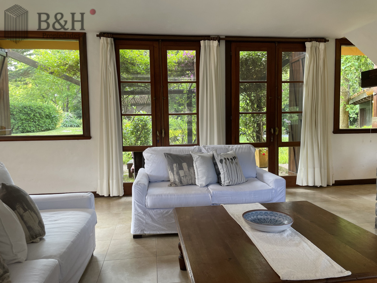Casa ID.3716 - Rincón del Indio, a dos cuadras del mar con piscina climatizada