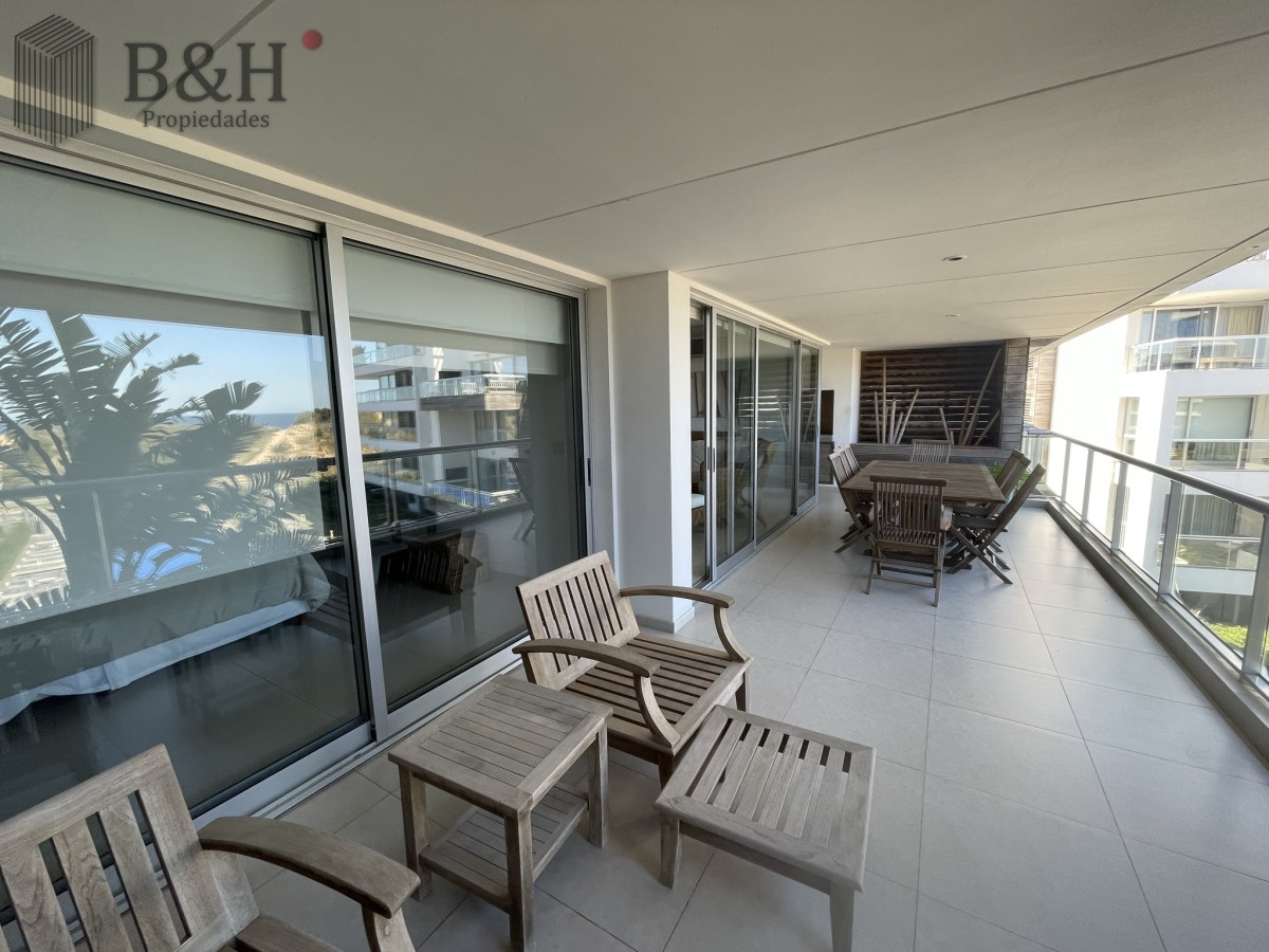 Apartamento ID.3518 - Sobre la brava-Rincón del Indio. Excelente Edificio 