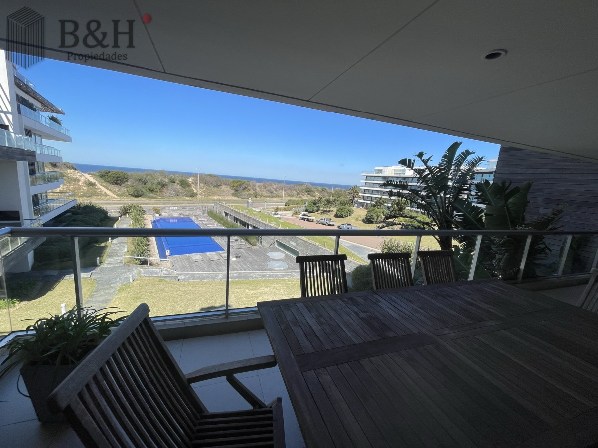 Apartamento ID.3518 - Sobre la brava-Rincón del Indio. Excelente Edificio 