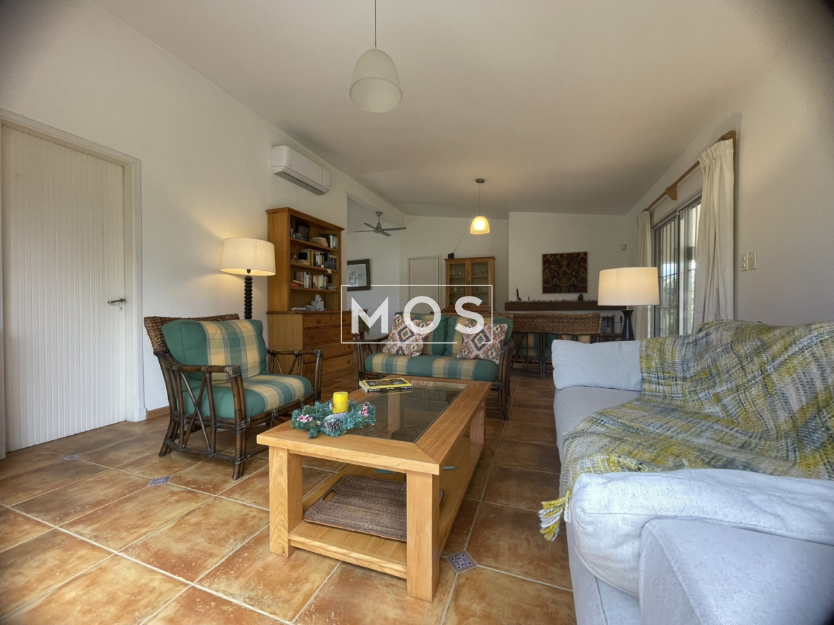 Casa ID.3256 - Descubra el privilegio de vivir en una de la ubicaciones  más codiciadas y buscadas de Punta del Este.