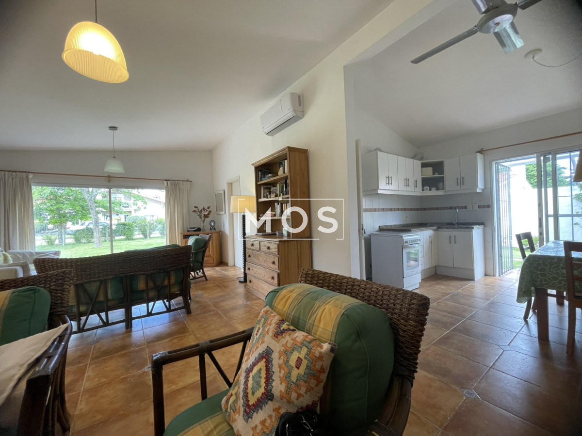 Casa ID.3256 - Descubra el privilegio de vivir en una de la ubicaciones  más codiciadas y buscadas de Punta del Este.