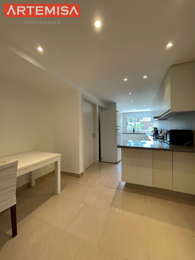 Apartamento ID.658 - Primera fila sobre el mar de la brava con hermosa vista