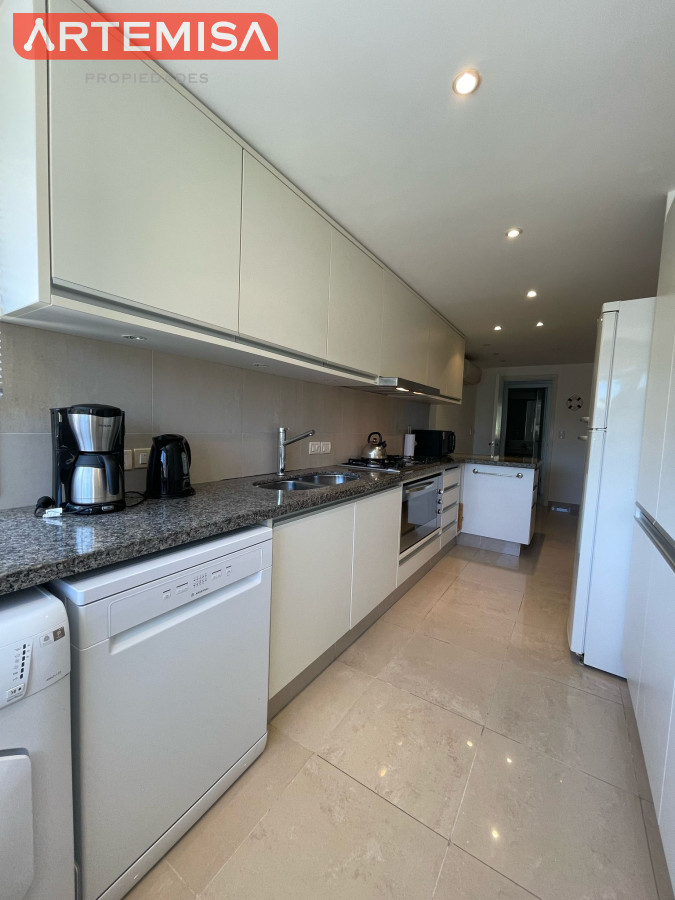 Apartamento ID.658 - Primera fila sobre el mar de la brava con hermosa vista