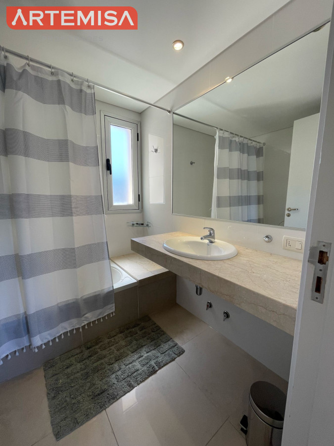 Apartamento ID.658 - Primera fila sobre el mar de la brava con hermosa vista