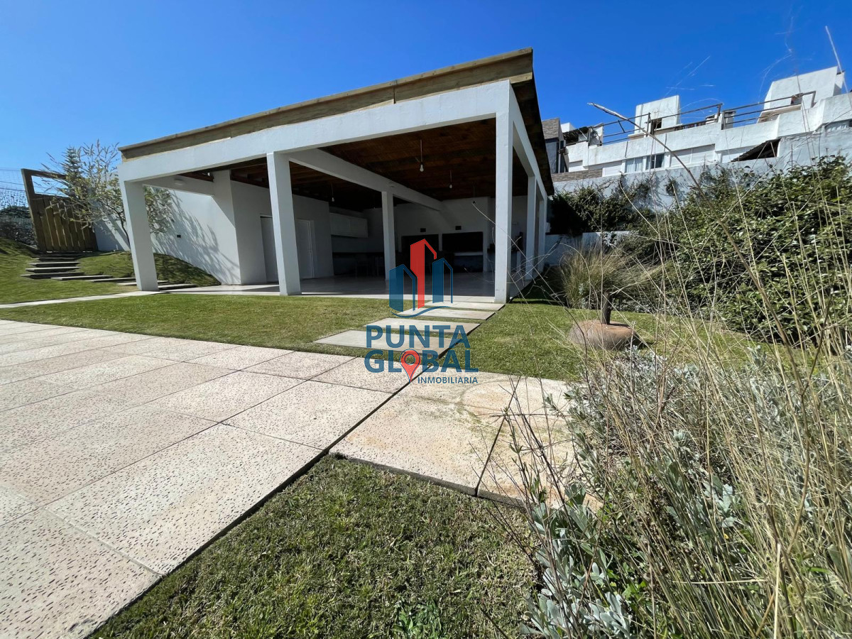 Apartamento ID.214 - Sobre la mansa gran departamento.