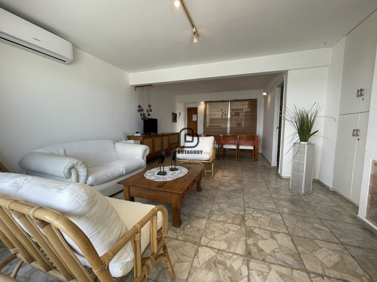 Apartamento ID.1325 - Oportunidad en Punta,  Penthouse con órden de venta.