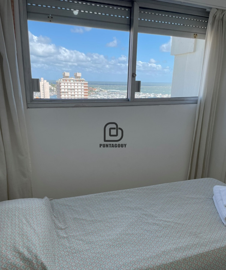 Apartamento ID.1325 - Oportunidad en Punta,  Penthouse con órden de venta.
