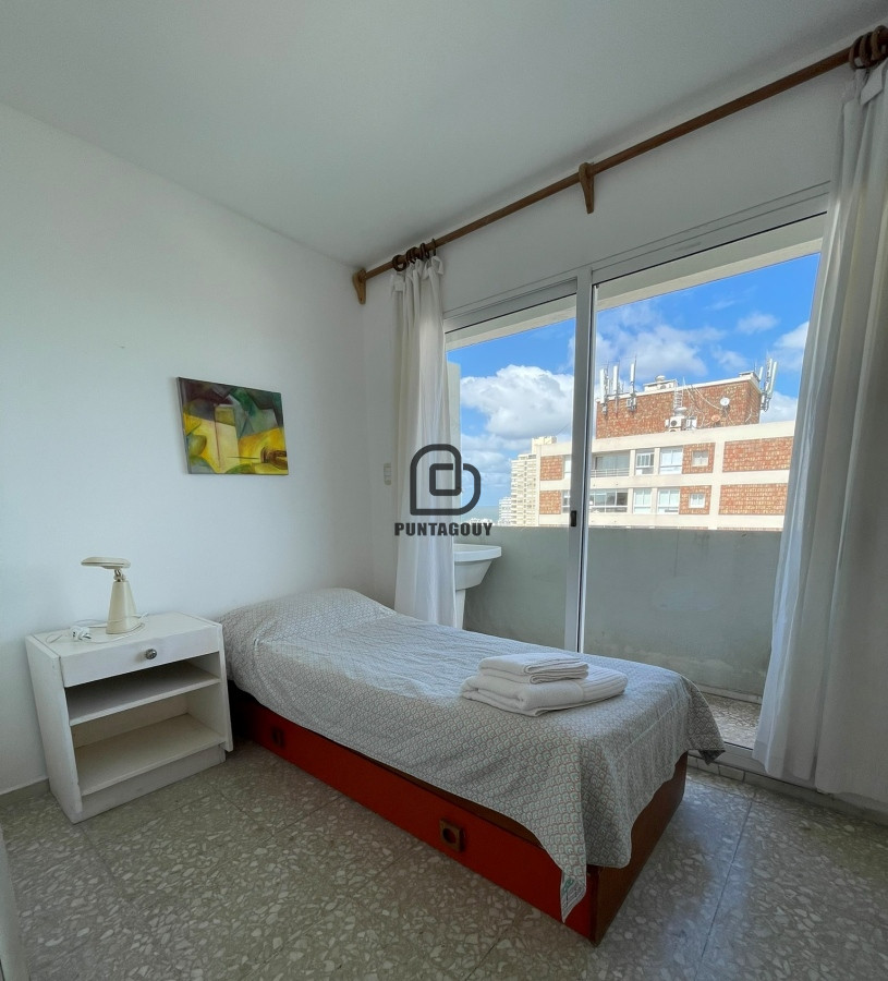 Apartamento ID.1325 - Oportunidad en Punta,  Penthouse con órden de venta.