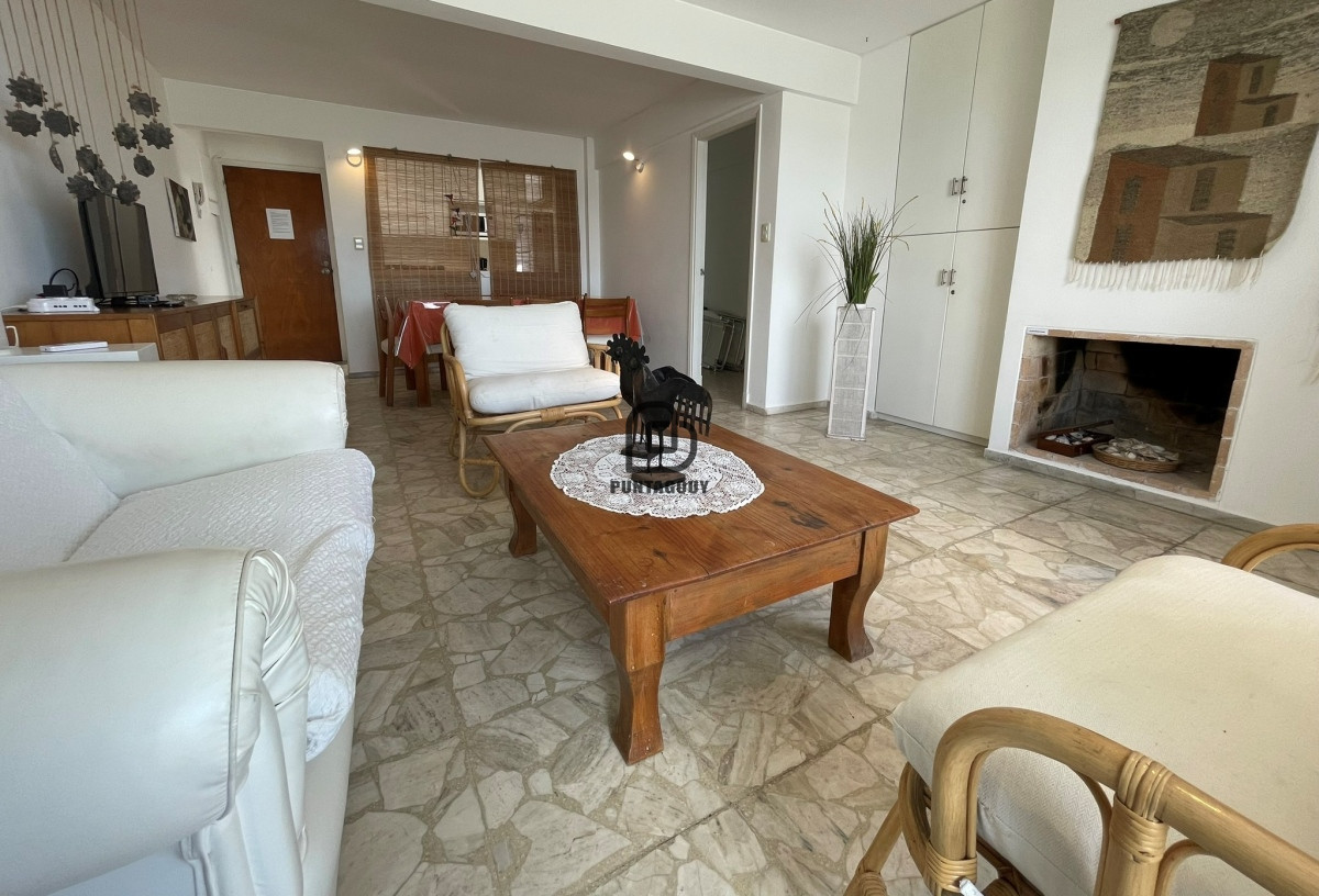 Apartamento ID.1325 - Oportunidad en Punta,  Penthouse con órden de venta.