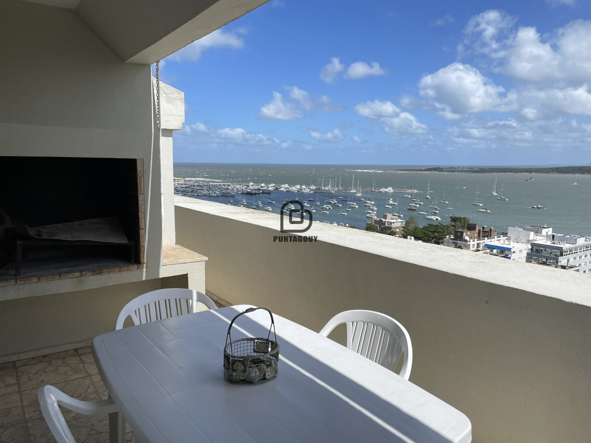 Apartamento ID.1325 - Oportunidad en Punta,  Penthouse con órden de venta.