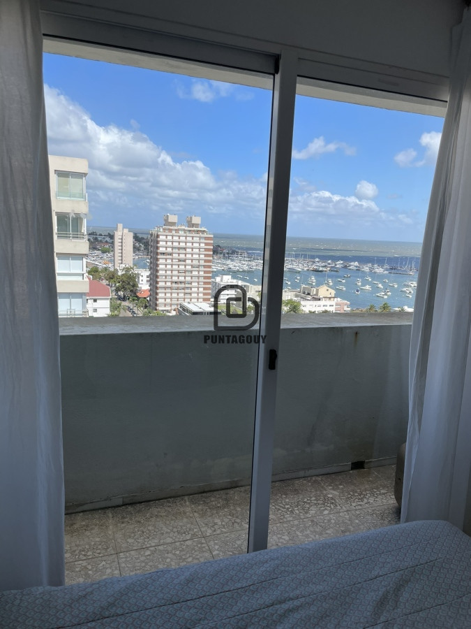 Apartamento ID.1325 - Oportunidad en Punta,  Penthouse con órden de venta.