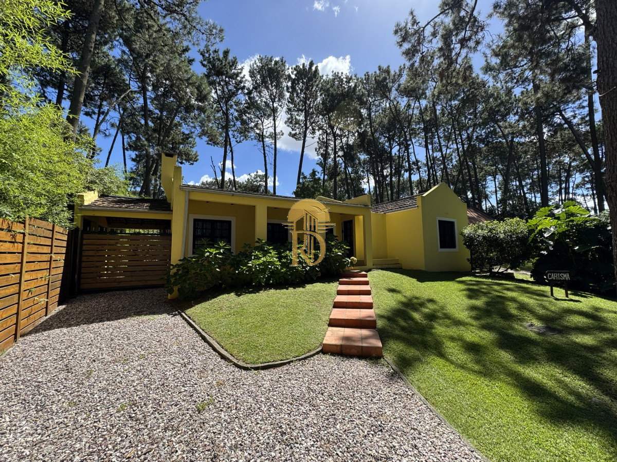 casa en venta en pinares -id-381