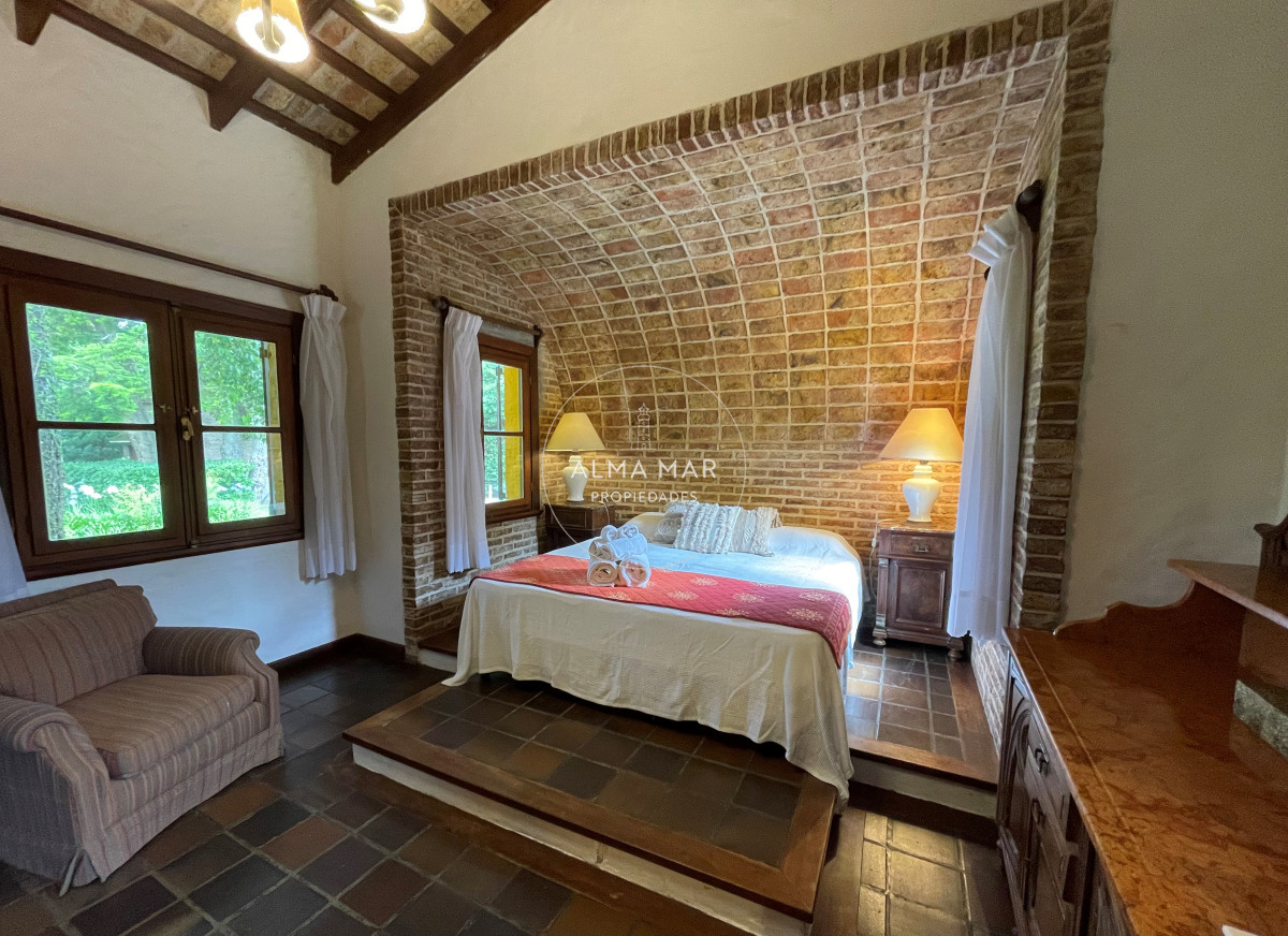 Casa ID.190 - Rincón del Indio, a dos cuadras del mar con piscina climatizada