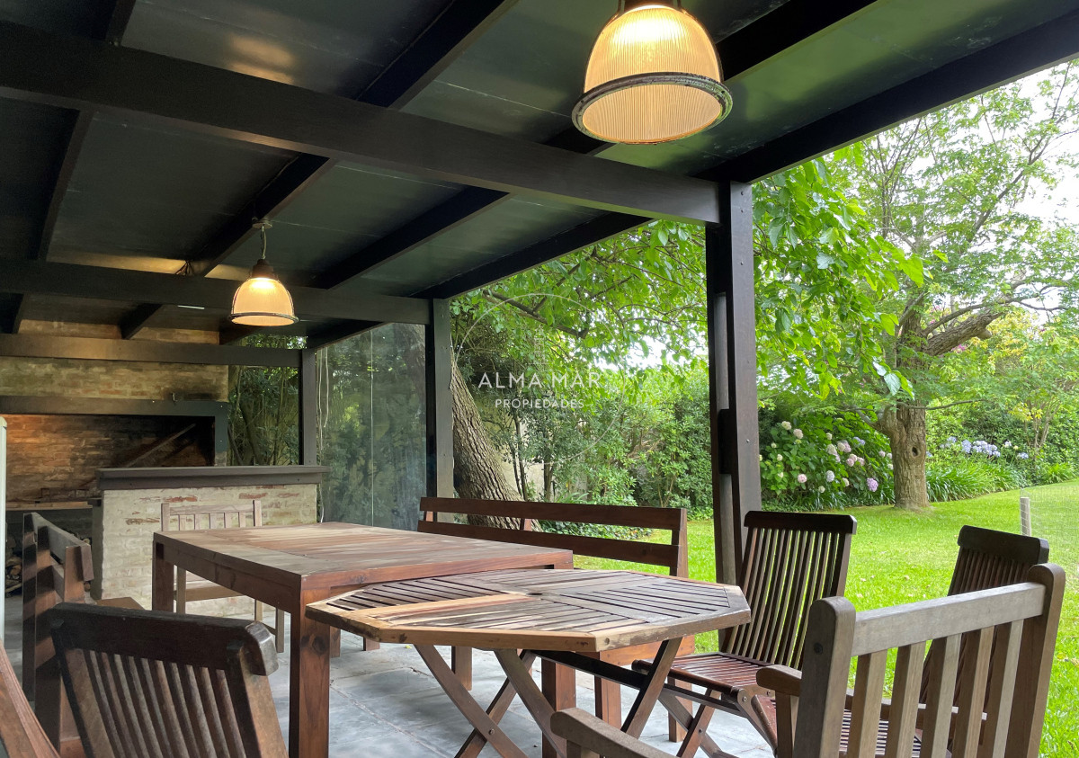Casa ID.190 - Rincón del Indio, a dos cuadras del mar con piscina climatizada