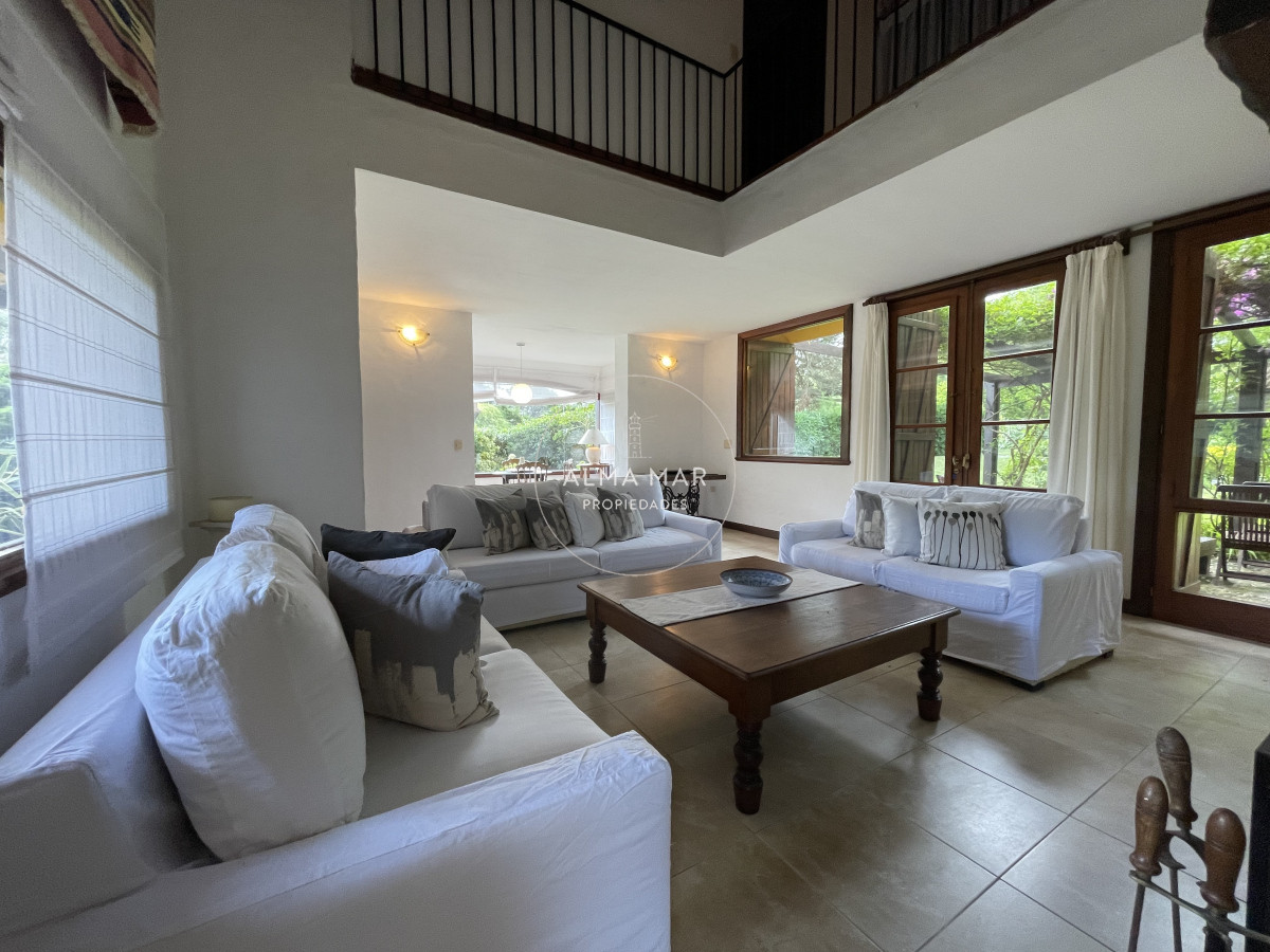 Casa ID.190 - Rincón del Indio, a dos cuadras del mar con piscina climatizada