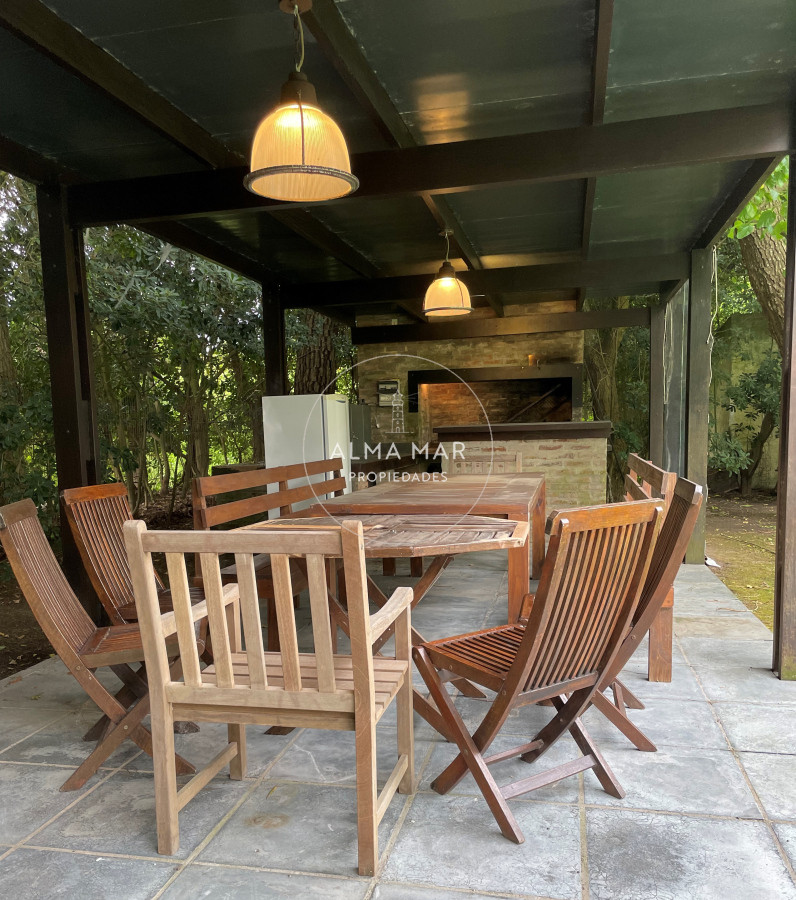 Casa ID.190 - Rincón del Indio, a dos cuadras del mar con piscina climatizada