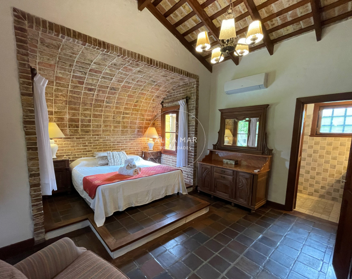Casa ID.190 - Rincón del Indio, a dos cuadras del mar con piscina climatizada