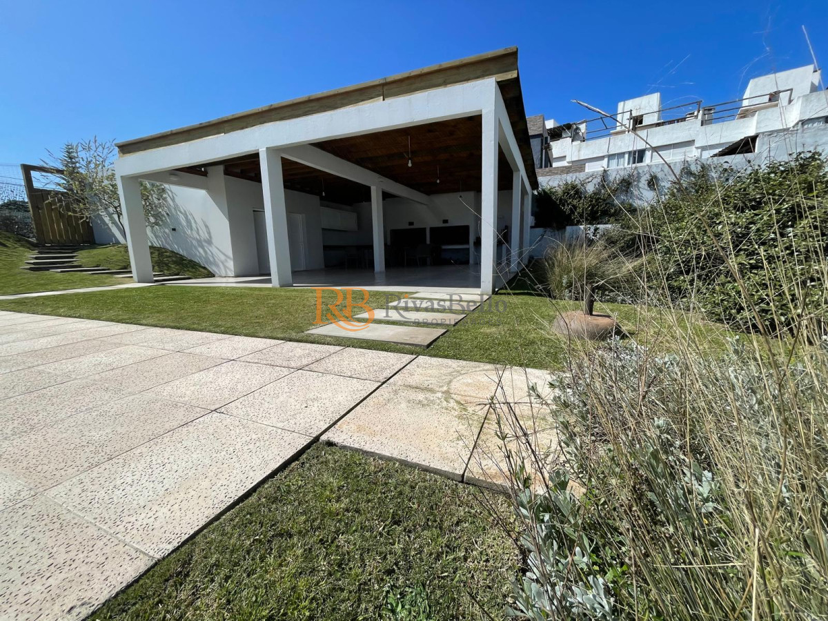 Apartamento ID.21 - Sobre la mansa gran departamento.