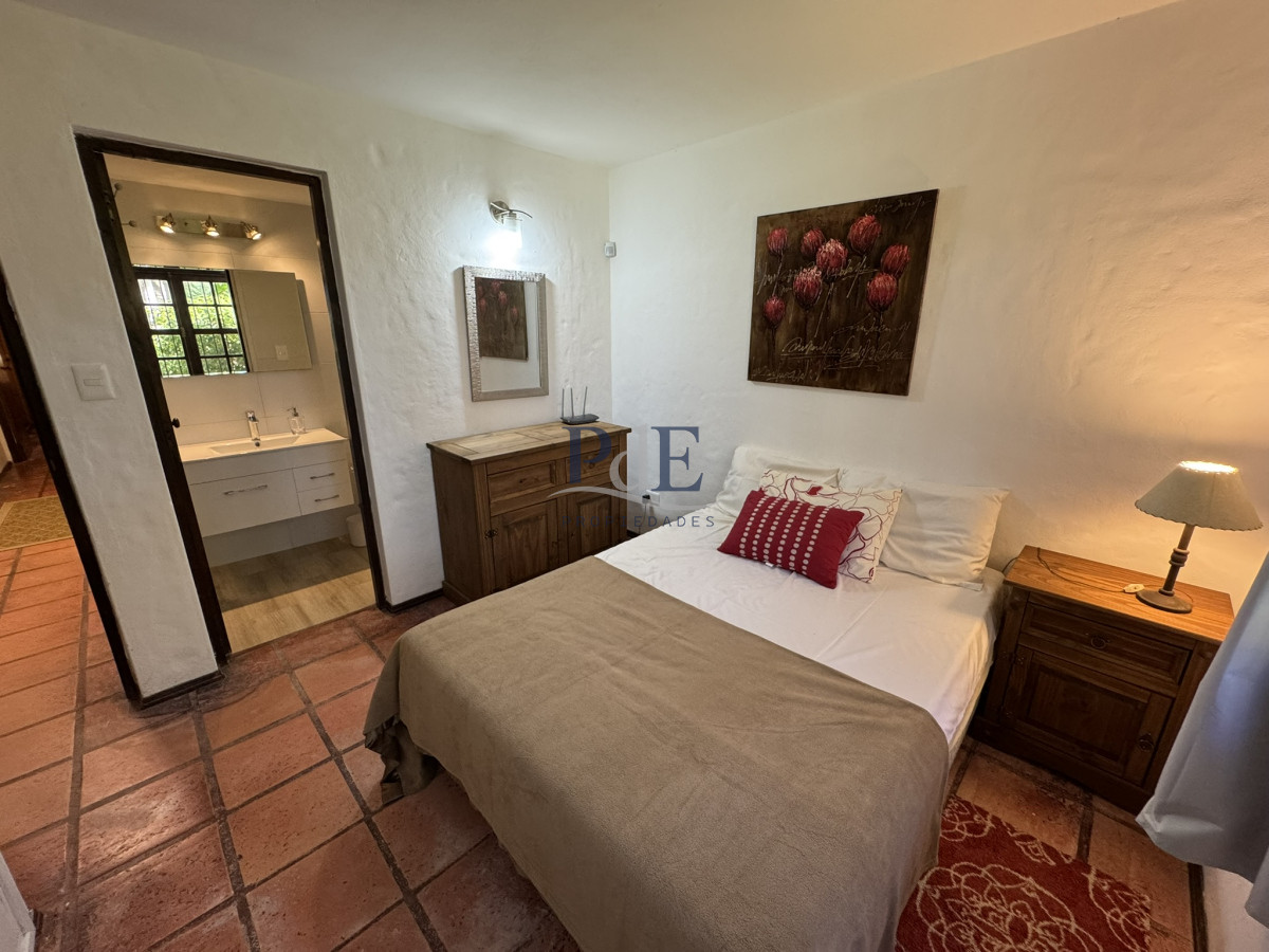 Casa de 3 dormitorios, 2 baños y amplias galerías. Punta del Este - Imagen 28