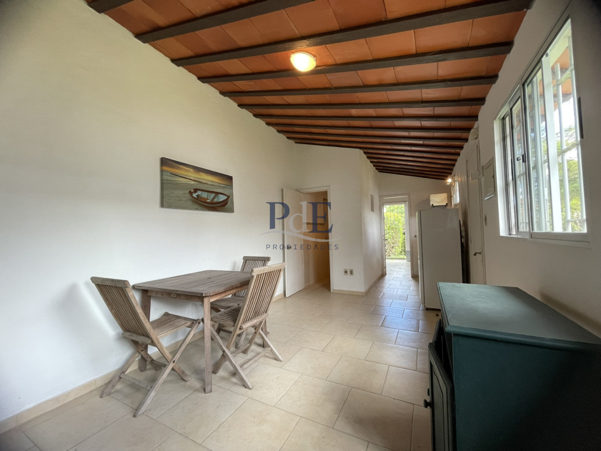 Casa en venta de 3 dormitorios más casa de huéspedes | Playa Mansa. - Imagen 34