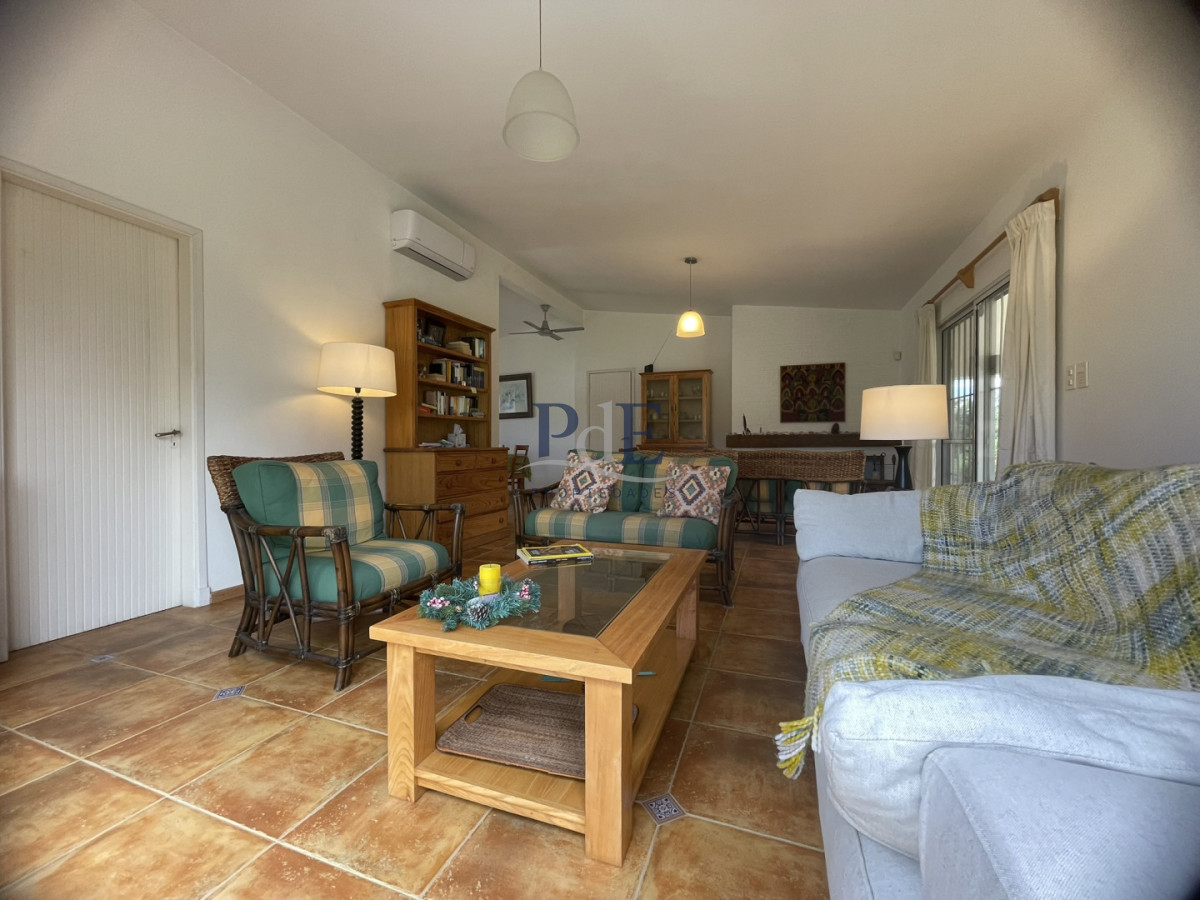 Casa en venta de 3 dormitorios más casa de huéspedes | Playa Mansa. - Imagen 16