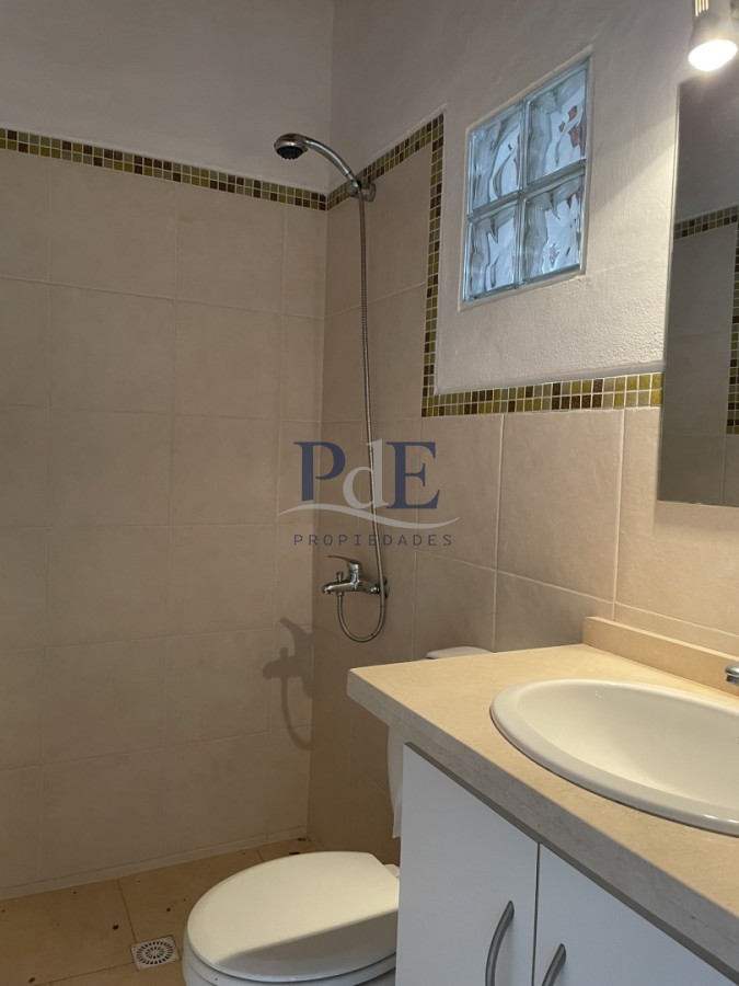 Casa en venta de 3 dormitorios más casa de huéspedes | Playa Mansa. - Imagen 33