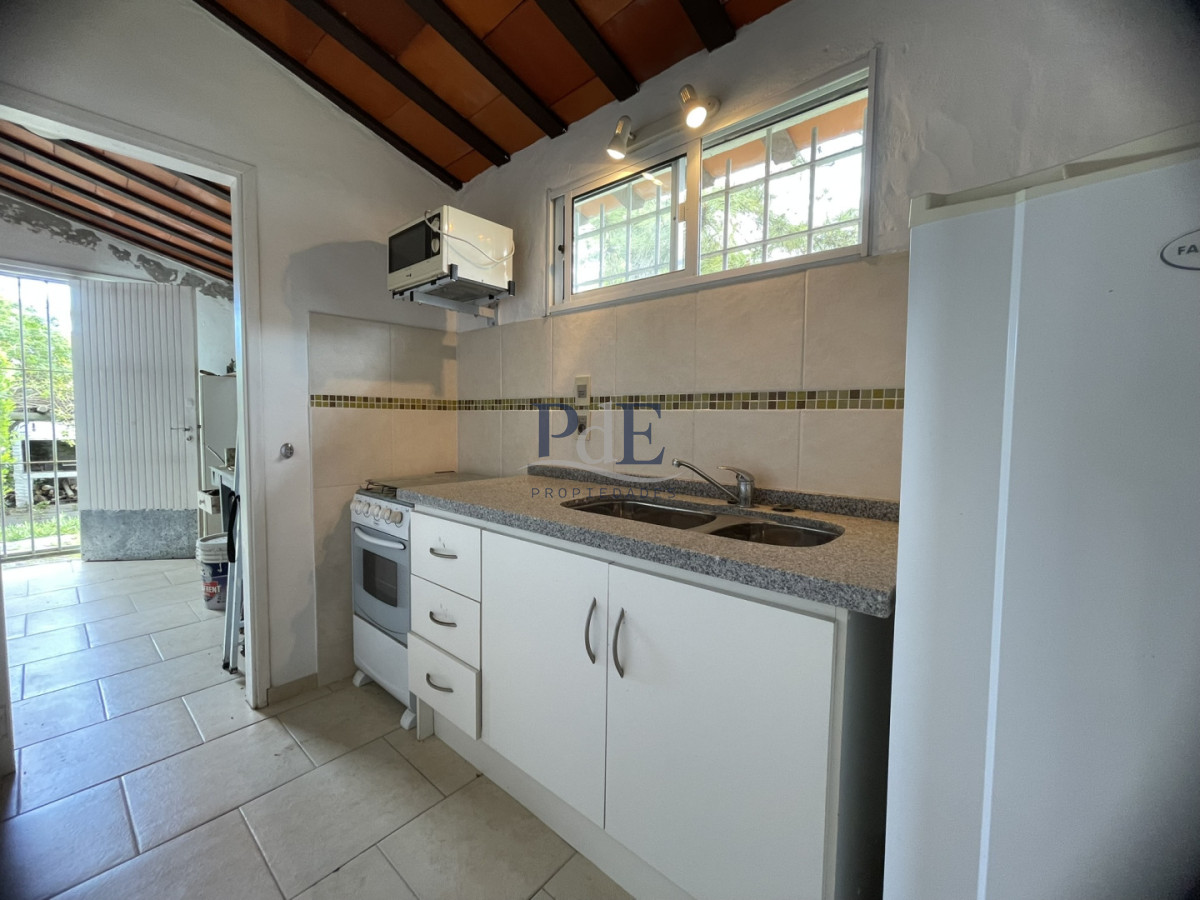 Casa en venta de 3 dormitorios más casa de huéspedes | Playa Mansa. - Imagen 36