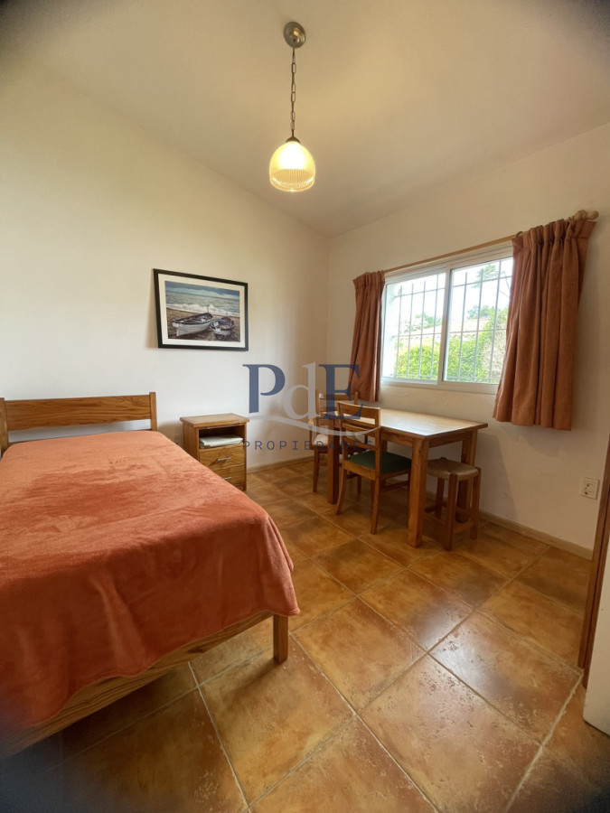 Casa en venta de 3 dormitorios más casa de huéspedes | Playa Mansa. - Imagen 52