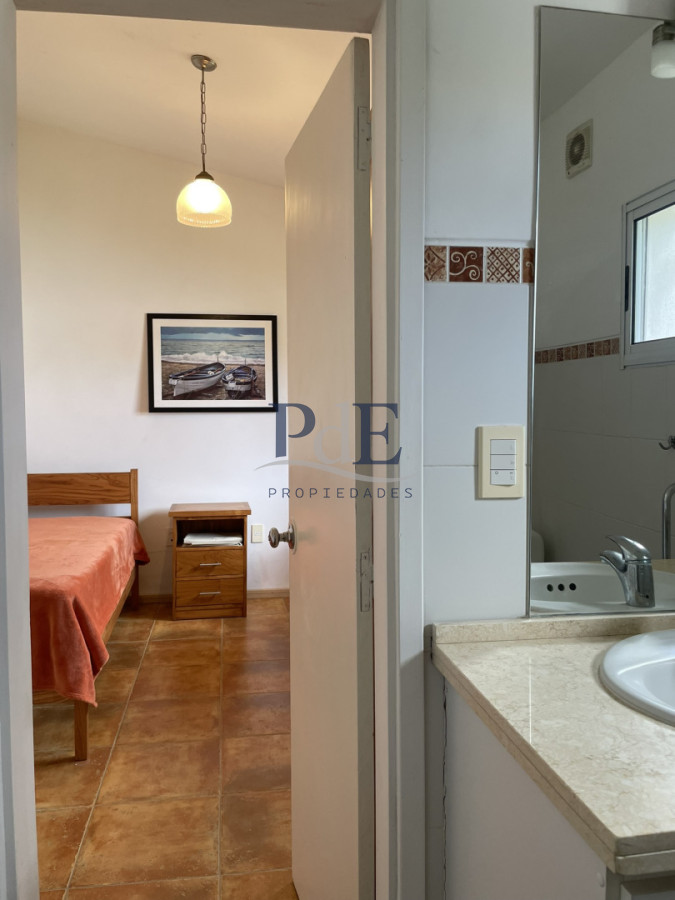 Casa en venta de 3 dormitorios más casa de huéspedes | Playa Mansa. - Imagen 51