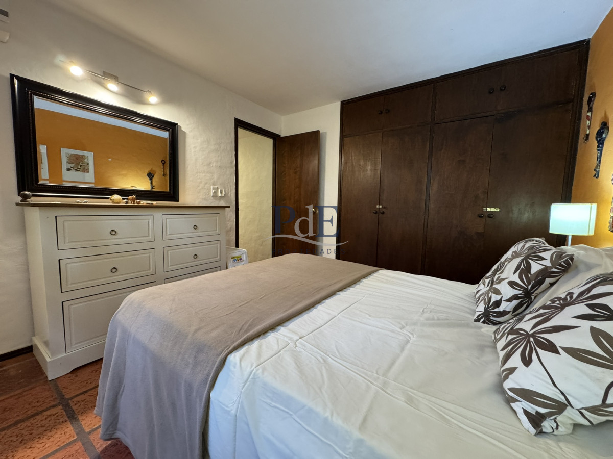 Casa de 3 dormitorios, 2 baños y amplias galerías. Punta del Este - Imagen 32