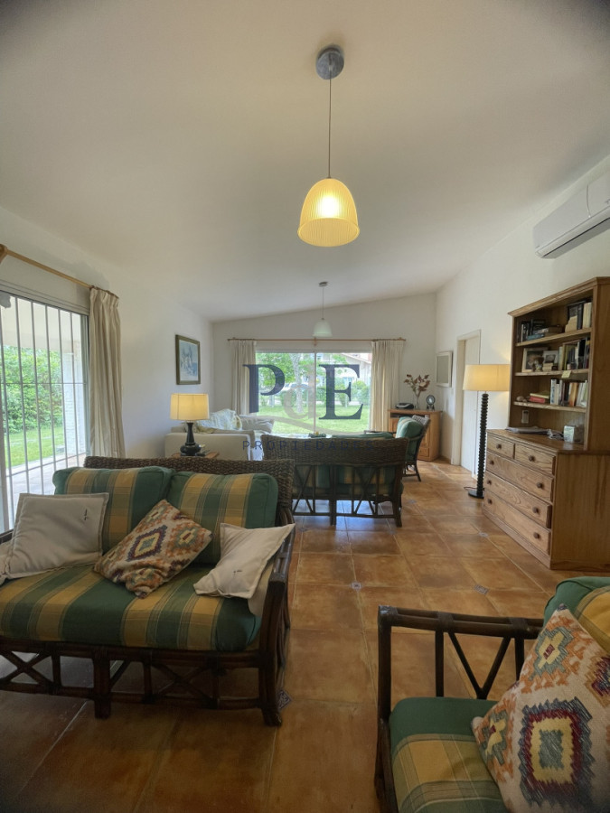 Casa en venta de 3 dormitorios más casa de huéspedes | Playa Mansa. - Imagen 24