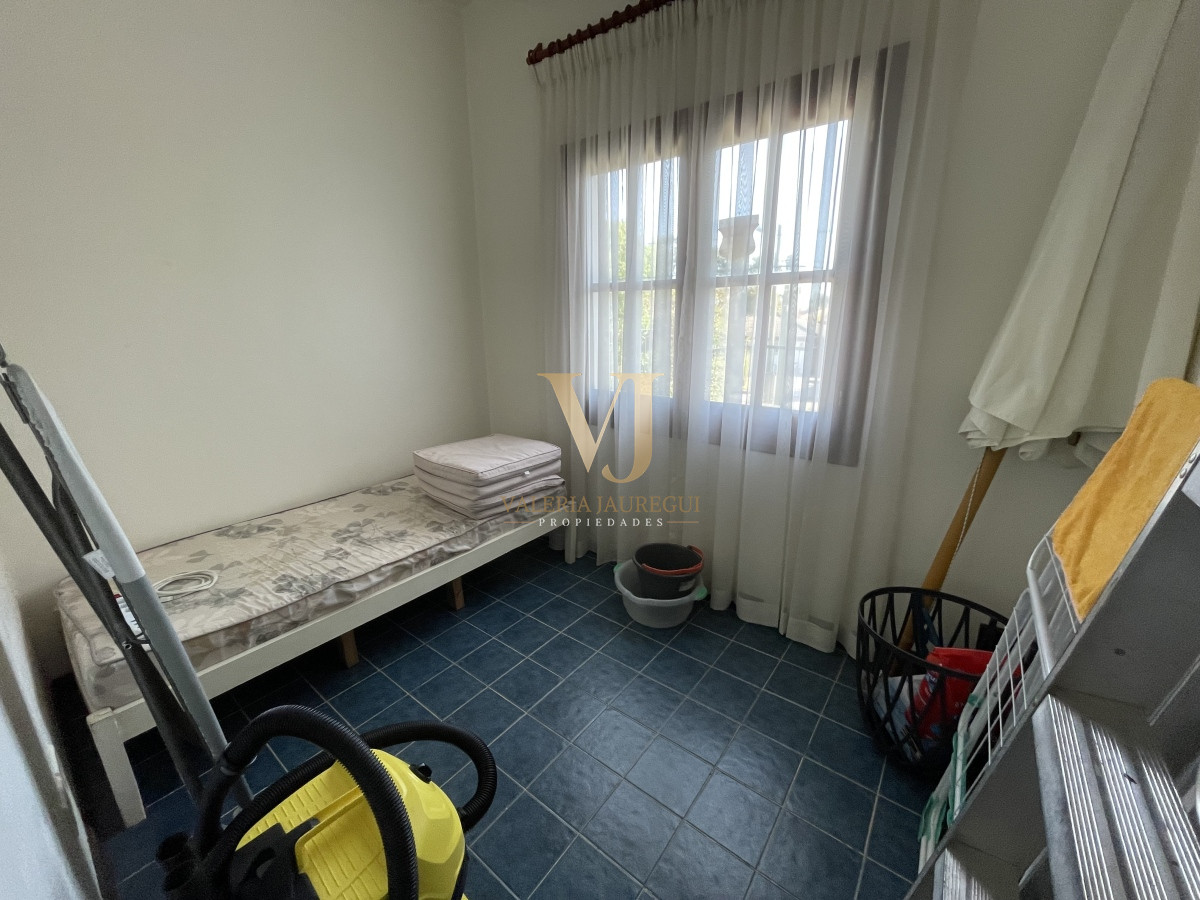 Casa ID.906 - Mansa, selecta propiedad con gran capacidad, pileta climatizada y muy bien equipada.