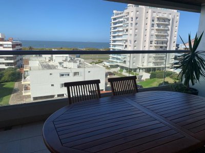 Departamento con vista a la brava y gran terraza, en ICON.