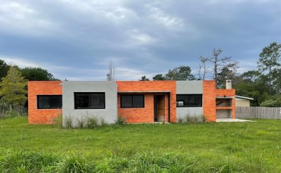 GRAN OPORTUNIDAD Casa a estrenar. Ideal para quienes buscan vivir en la tranquilidad del bosque.