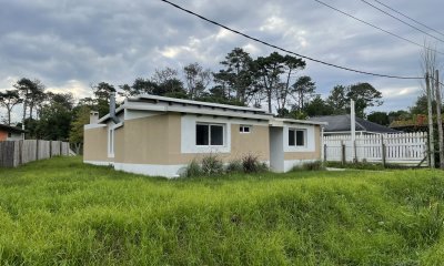 OPORTUNIDAD Casa a estrenar, rodeada de naturaleza y a pocas cuadras del mar.