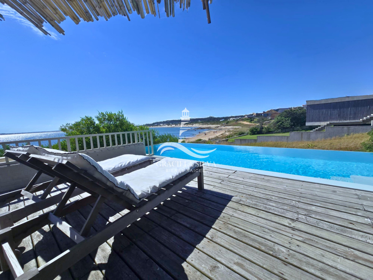 Casa ID.400 - Exclusiva casa en primera línea al mar - vistas únicas en José Ignacio