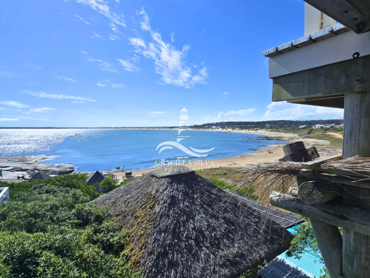 Casa ID.400 - Exclusiva casa en primera línea al mar - vistas únicas en José Ignacio