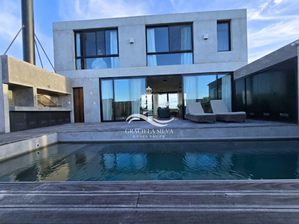 Casa ID.449/Exclusiva-y-moderna-casa-en-La-Juanita - Exclusiva y moderna casa en La Juanita