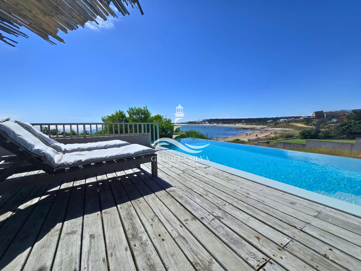 Casa ID.400 - Exclusiva casa en primera línea al mar - vistas únicas en José Ignacio