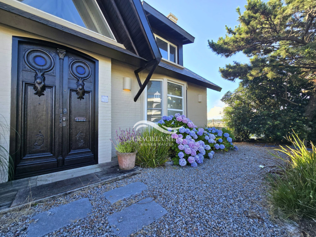 Casa ID.400 - Exclusiva casa en primera línea al mar - vistas únicas en José Ignacio