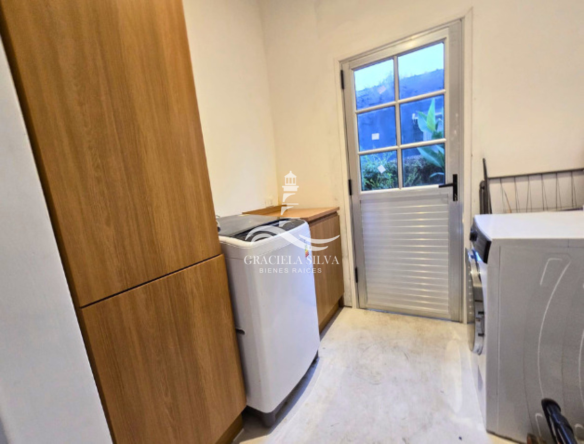 Casa ID.455/Casa-moderna-a-metros-del-mar-en-Balneario-Buenos-Aires--Límite-Punta-Piedras - Casa moderna a metros del mar en Balneario Buenos Aires - Límite Punta Piedras