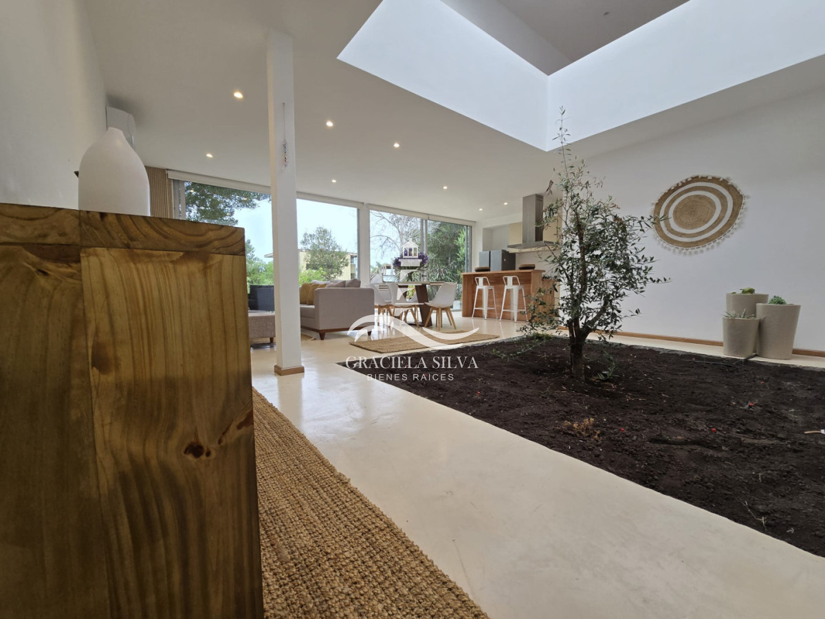 Casa ID.455/Casa-moderna-a-metros-del-mar-en-Balneario-Buenos-Aires--Límite-Punta-Piedras - Casa moderna a metros del mar en Balneario Buenos Aires - Límite Punta Piedras