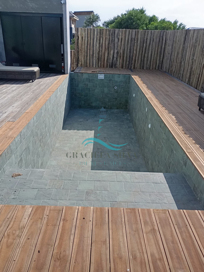 Casa ID.449/Exclusiva-y-moderna-casa-en-La-Juanita - Exclusiva y moderna casa en La Juanita