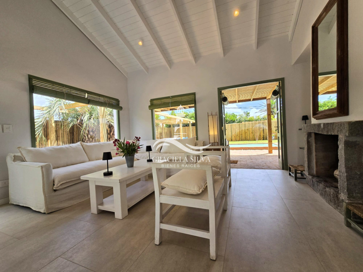 Casa ID.457/Casa-con-piscina-y-encanto-natural-a-3-cuadras-de-la-playa-José-Ignacio - Casa con piscina y encanto natural a 3 cuadras de la playa -José Ignacio