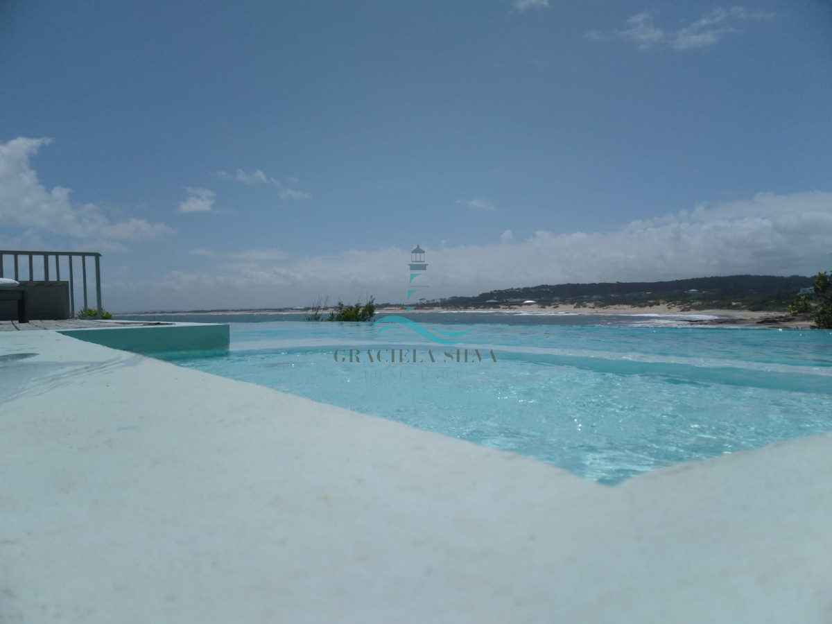 Casa ID.400 - Exclusiva casa en primera línea al mar - vistas únicas en José Ignacio