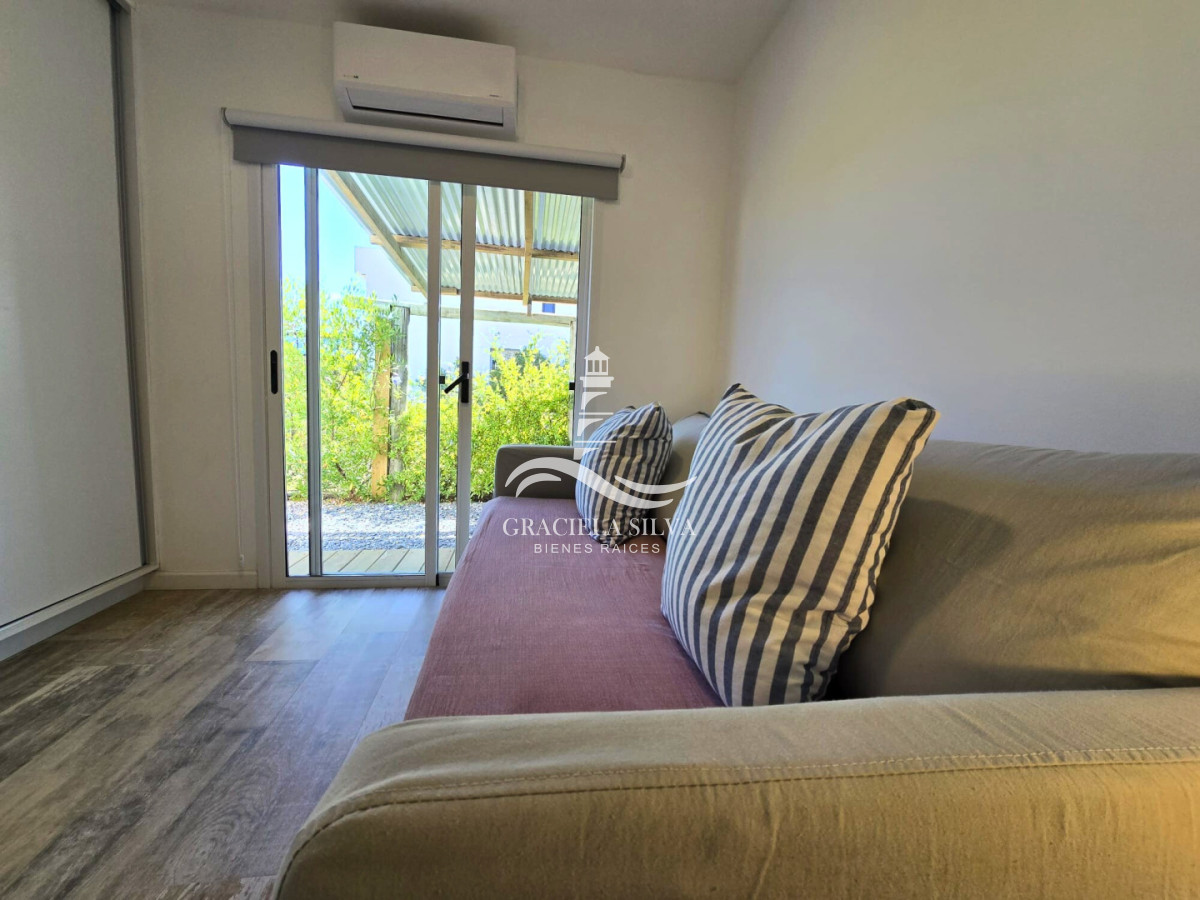 Casa ID.459/Casa-en-alquiler--a-pasos-del-mar - Casa en alquiler - a pasos del mar