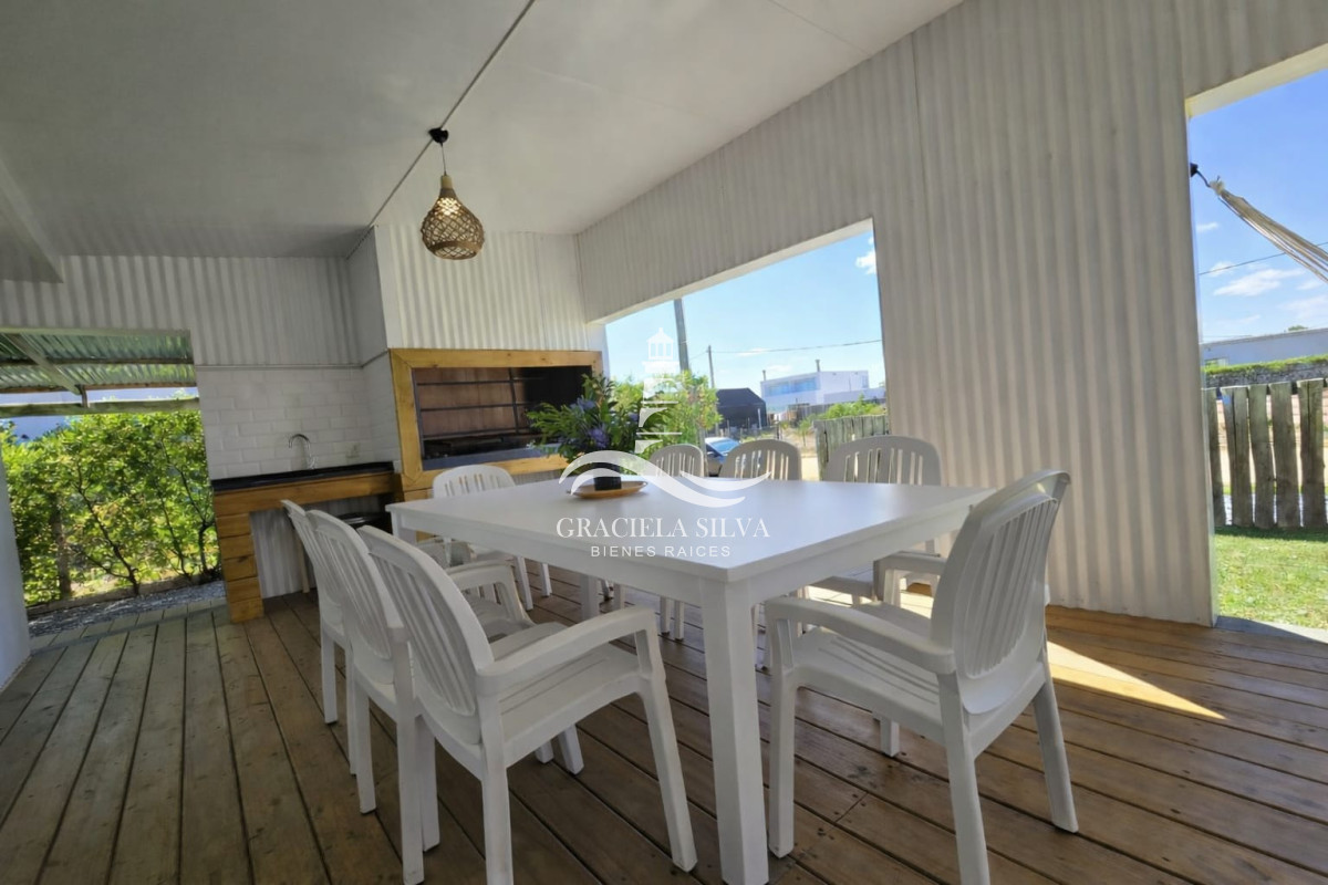 Casa ID.459/Casa-en-alquiler--a-pasos-del-mar - Casa en alquiler - a pasos del mar